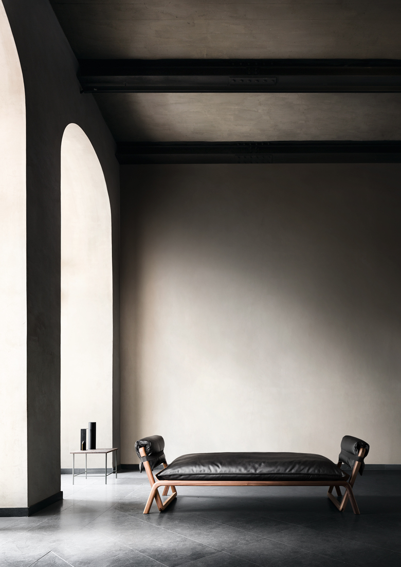 Terzo Piano stylist Elisabetta Bongiorni took care of Rubinacci styling for catalogs pictures