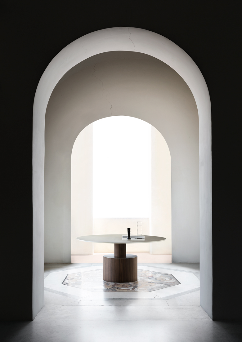 Terzo Piano stylist Elisabetta Bongiorni took care of Rubinacci styling for catalogs pictures