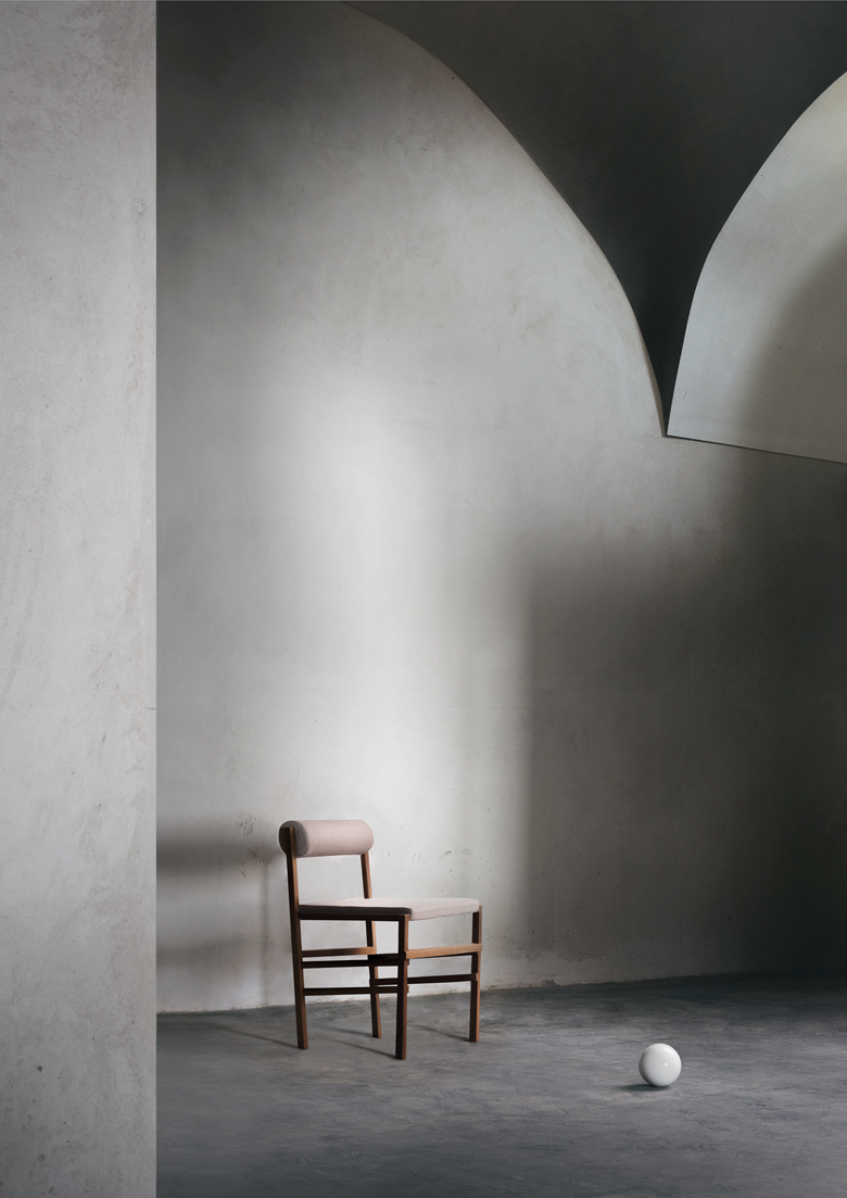 Terzo Piano stylist Elisabetta Bongiorni took care of Rubinacci styling for catalogs pictures