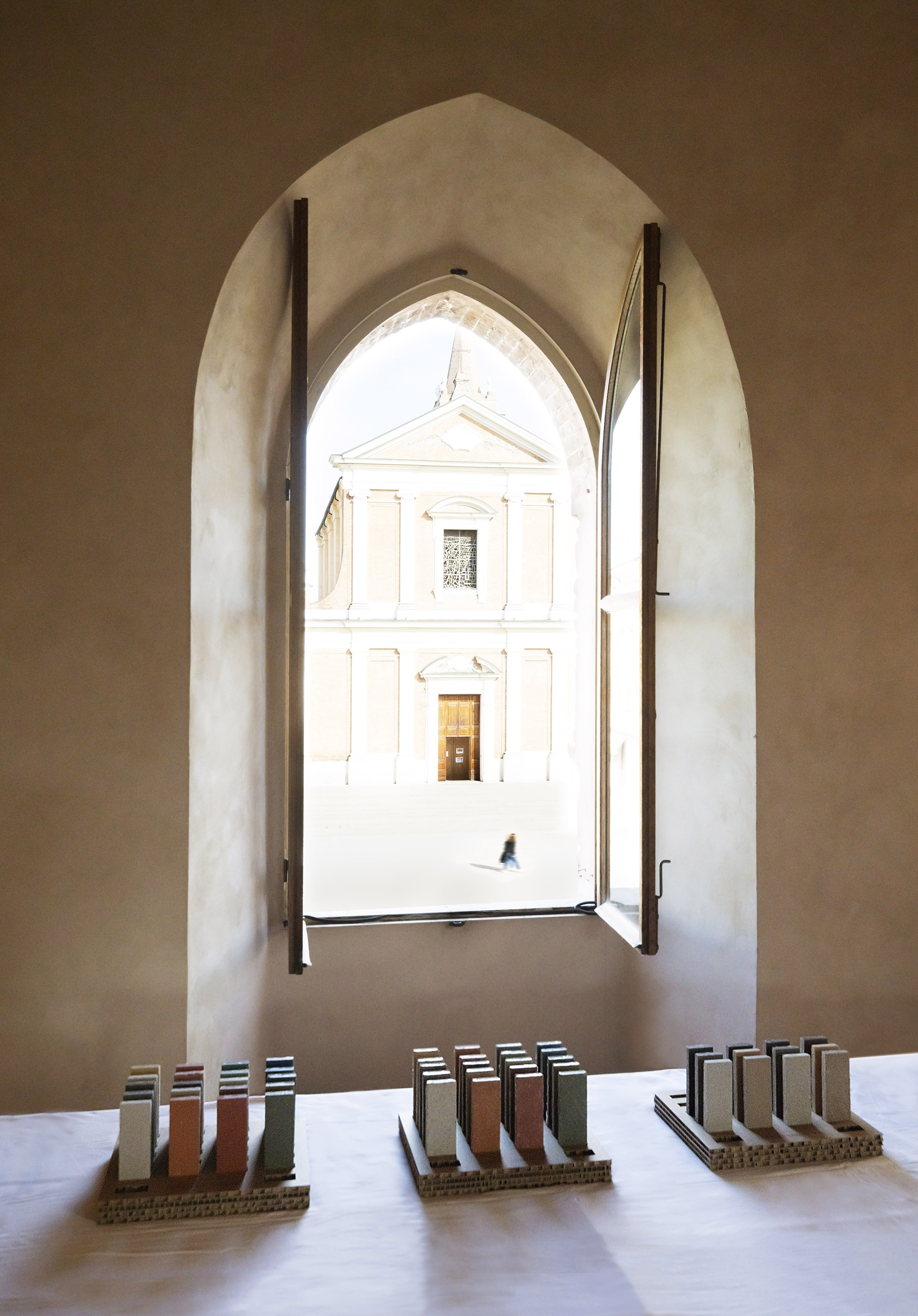 La Pietra Compattata allestimento by Terzo Piano